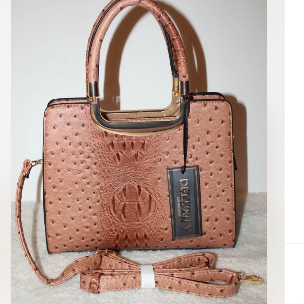 NWT Deluxity Peta Approved Vegan Crossbody Bag *flawed*